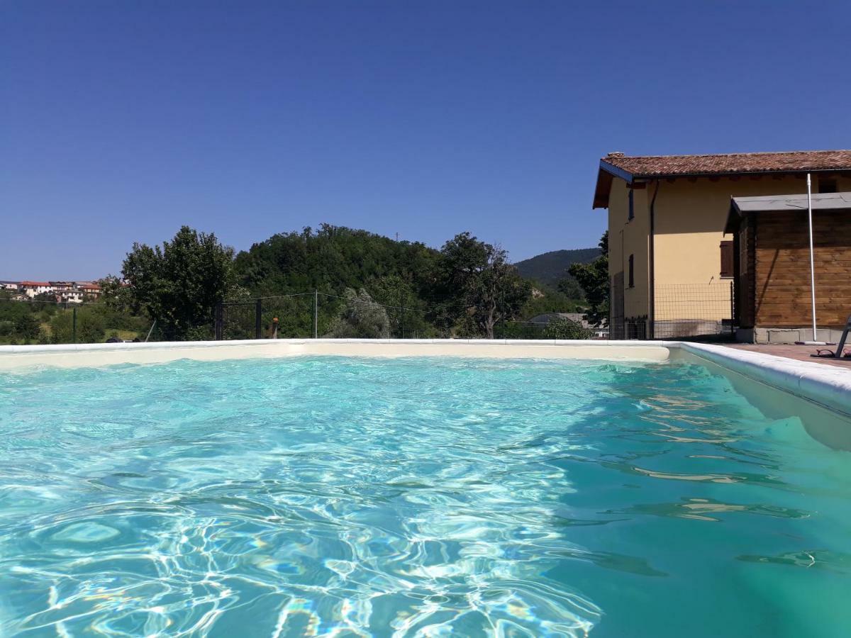 Agriturismo "Veritas" Bed & Wine Casaleggio Boiro Exterior photo